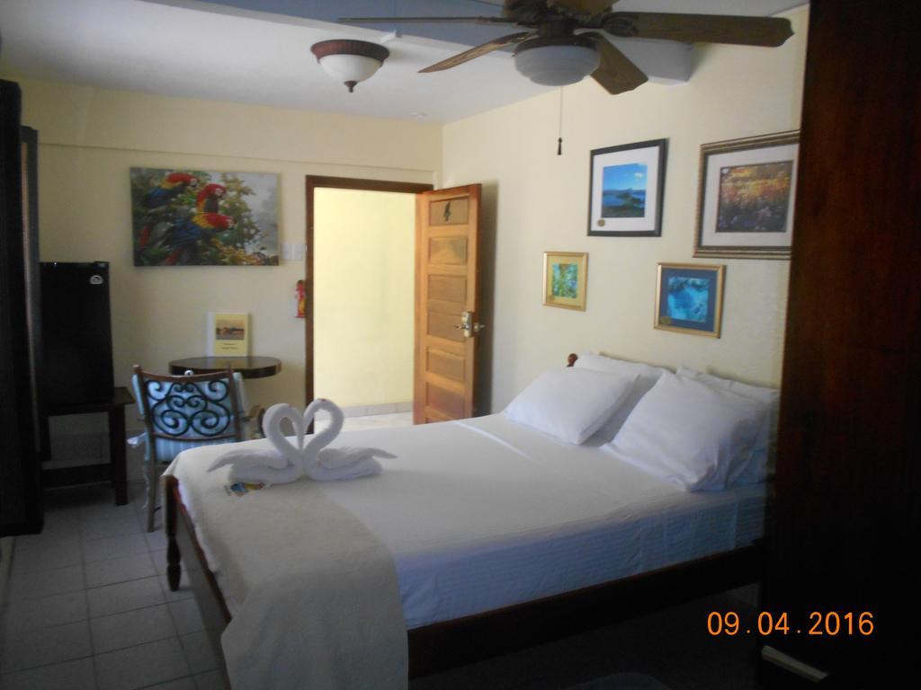 Alan'S Paradise Hotel Placencia Εξωτερικό φωτογραφία