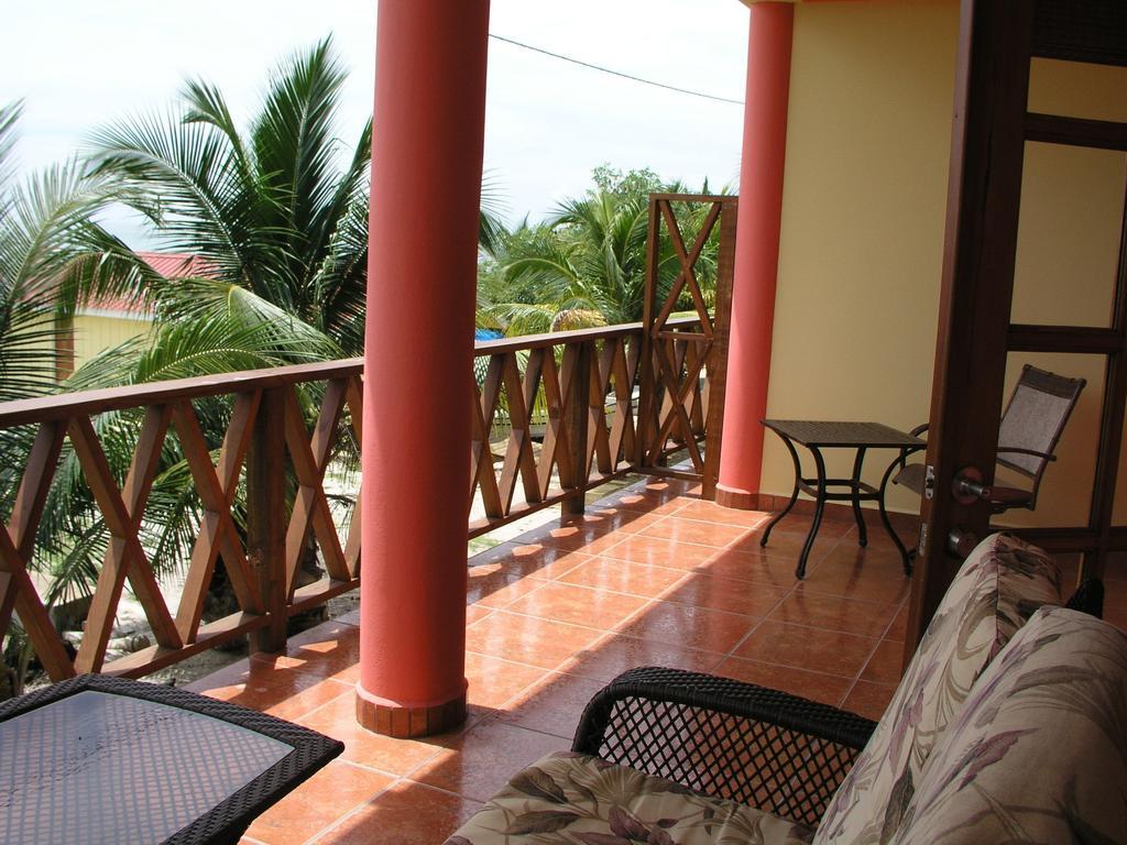 Alan'S Paradise Hotel Placencia Εξωτερικό φωτογραφία