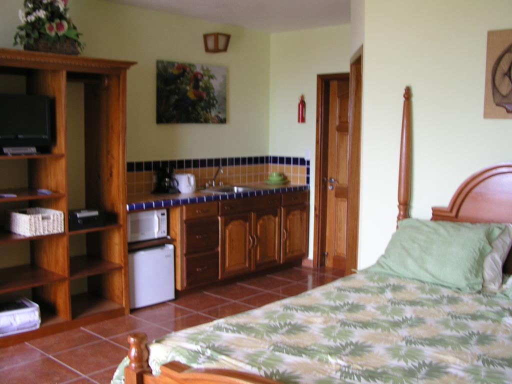 Alan'S Paradise Hotel Placencia Δωμάτιο φωτογραφία
