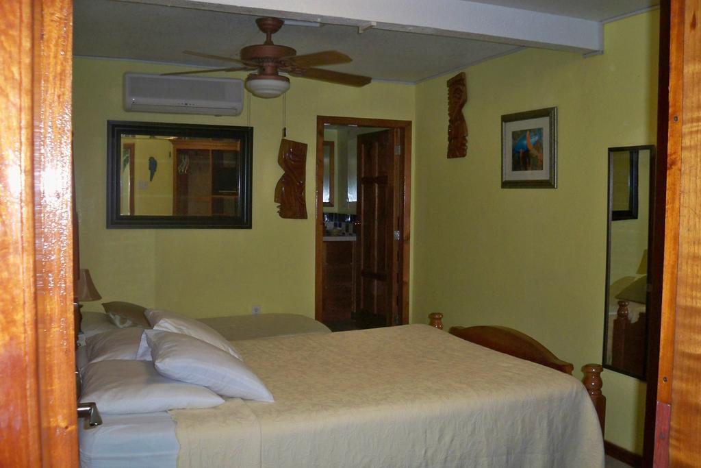 Alan'S Paradise Hotel Placencia Δωμάτιο φωτογραφία