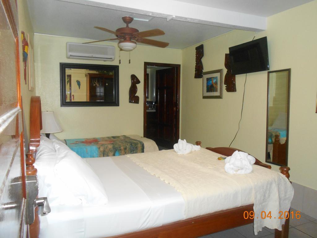 Alan'S Paradise Hotel Placencia Εξωτερικό φωτογραφία