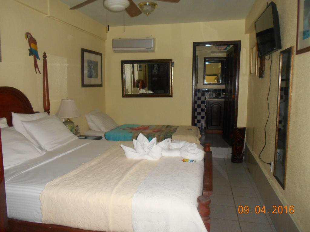 Alan'S Paradise Hotel Placencia Εξωτερικό φωτογραφία
