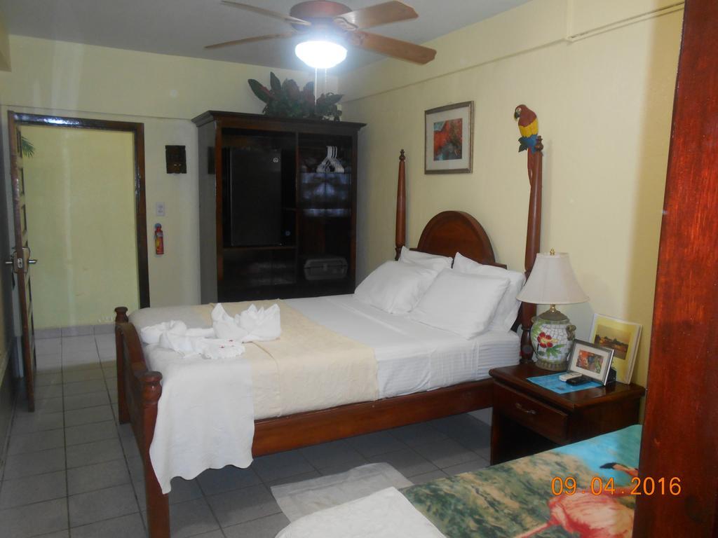 Alan'S Paradise Hotel Placencia Εξωτερικό φωτογραφία