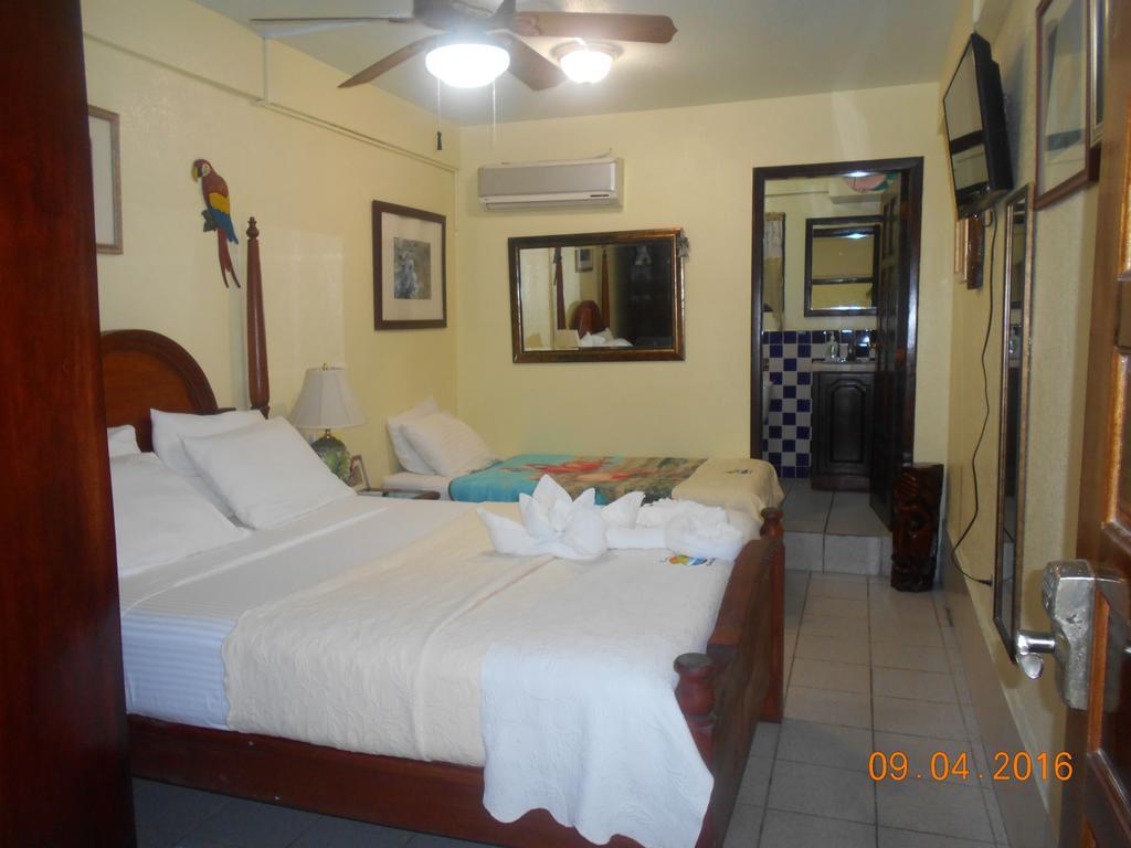Alan'S Paradise Hotel Placencia Εξωτερικό φωτογραφία