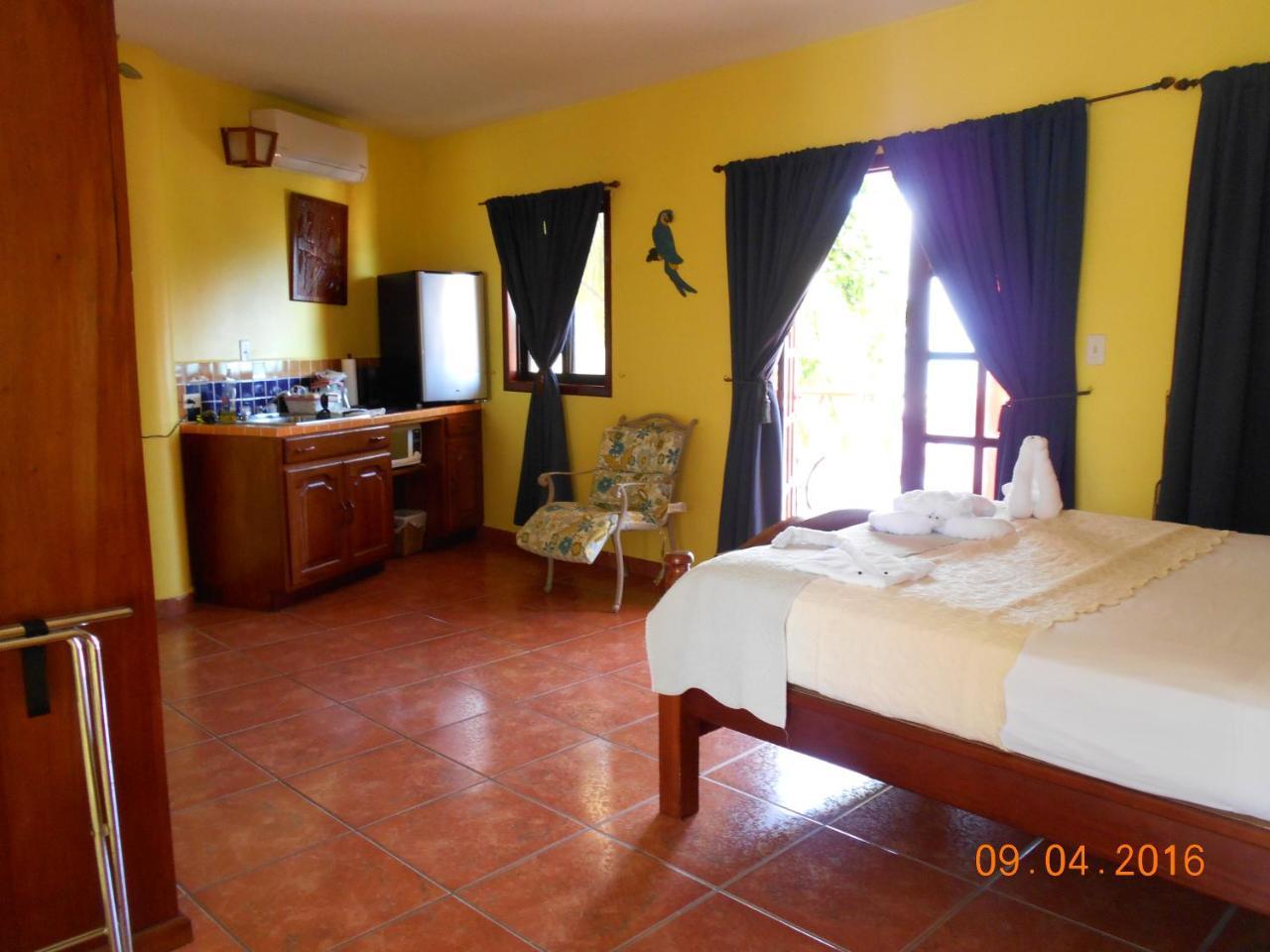 Alan'S Paradise Hotel Placencia Εξωτερικό φωτογραφία